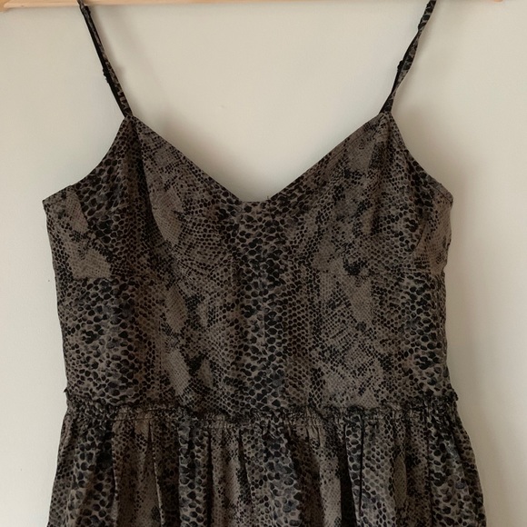 *SOLD* 
Wilfred 100% Silk Nina Dress - Picture 3 of 7